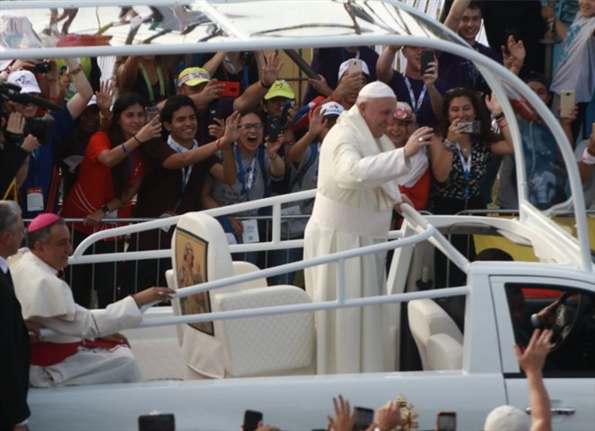 Noticia Radio Panamá | El Papa Llama a los jóvenes al amor verdadero