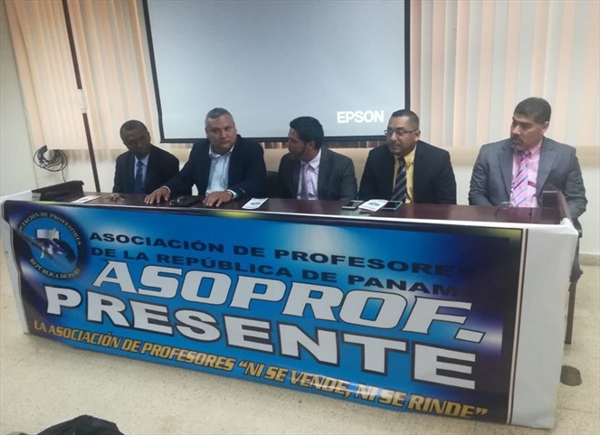 Noticia Radio Panamá | Juramentan a Fernando Ábrego como nuevo secretario general de la ASOPROF