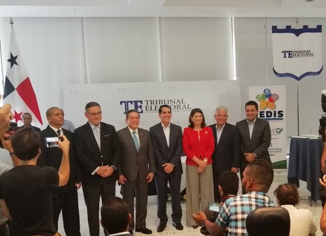Noticia Radio Panamá | Candidatos presidenciales firman pacto a favor de personas con discapacidad y sus familias