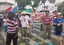 Noticia Radio Panamá | Jubilados reiteran que seguirán en las calles hasta que se les de el aumento