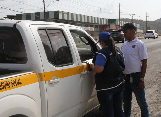 Noticia Radio Panamá | Contraloría detecta vehículos oficiales sin permisos para circular durante el Carnaval