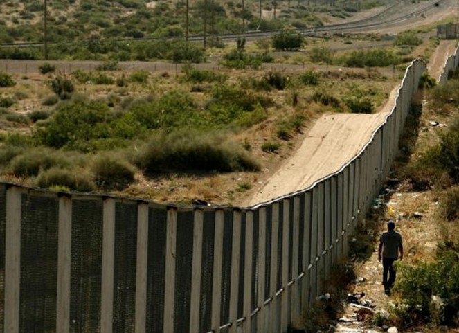 Noticia Radio Panamá | Republicanos y Demócratas en contra de muro fronterizo de EE.UU.