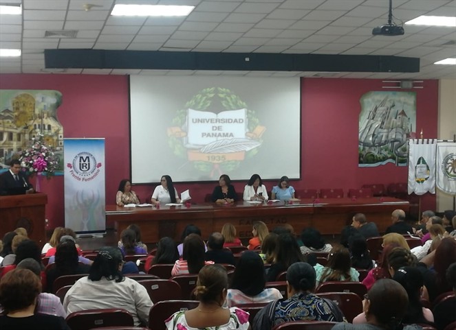 Noticia Radio Panamá | Destacadas líderes politicas discuten sobre propuestas a favor de la Paridad de Género