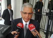 Noticia Radio Panamá | Candidato presidencial José Blandón sale en defensa de su campaña de cara a las elecciones del 5 de mayo