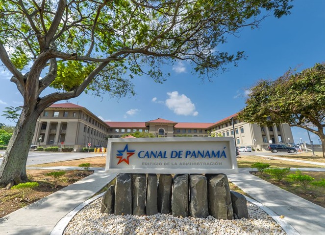 Noticia Radio Panamá | Canal de Panamá recibe nueva calificación en prevención de riesgos