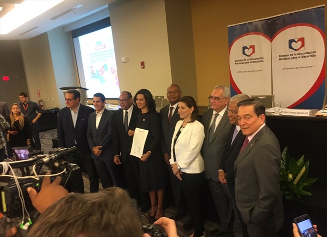 Noticia Radio Panamá | Candidatos presidenciales firman compromiso ante el Consejo de Concertación Nacional para el Desarrollo