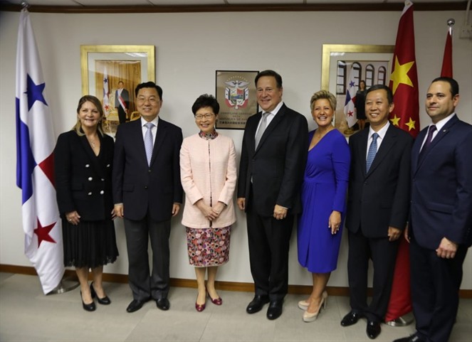 Noticia Radio Panamá | Presidente Varela y la Jefa Ejecutiva de Hong Kong lanzan agenda bilateral enfocada en la conectividad
