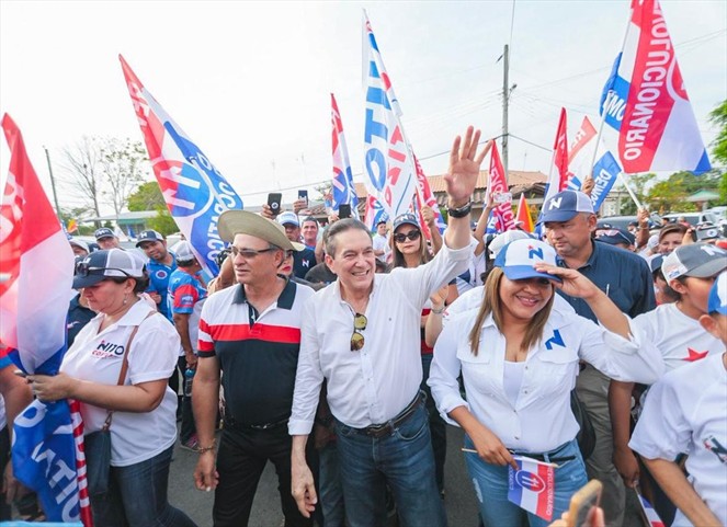 Noticia Radio Panamá | Cortizo estuvo por la provincia de Los Santos