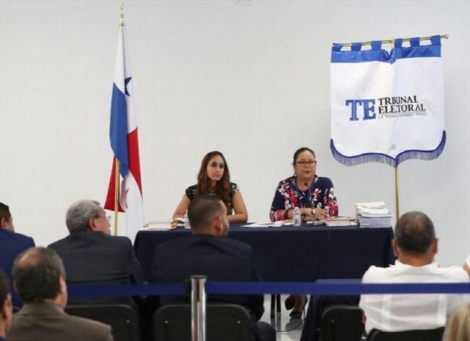 Noticia Radio Panamá | Presentan recurso de apelación a fallo que rechazó por improcedentes impugnaciones a candidaturas de Ricardo Martinelli