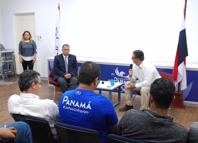 Noticia Radio Panamá | Ameglio se compromete a impulsar el deporte en Panamá