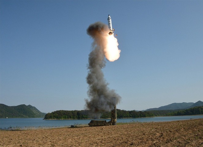 Noticia Radio Panamá | Corea del Norte dispara al mar varios misiles de corto alcance