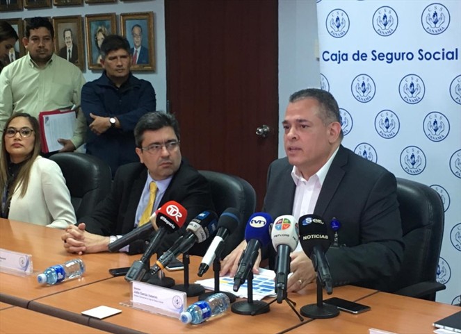 Noticia Radio Panamá | Director de la CSS señala que proveedores son responsables del desabastecimiento de medicamentos