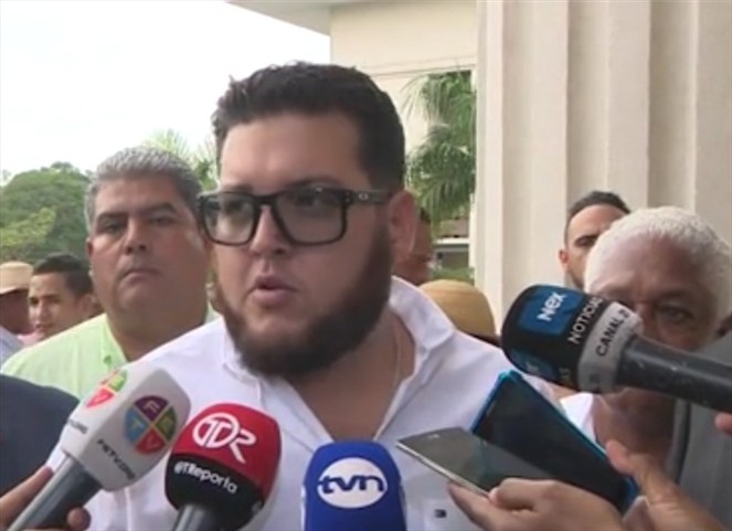Noticia Radio Panamá | Presentan demanda de impugnación contra reelecta diputada Yanibel Ábrego
