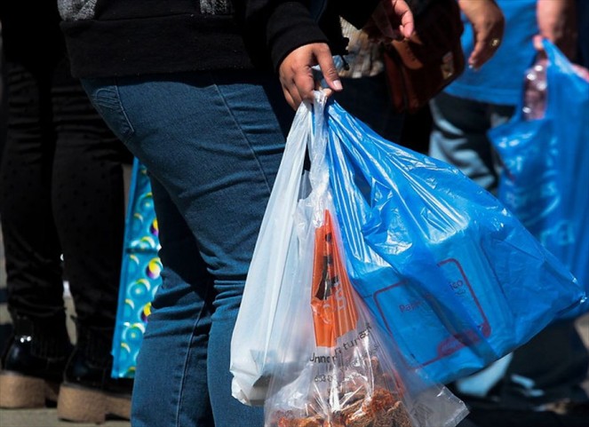 Noticia Radio Panamá | A partir del 20 de julio entrará en vigencia regulación de uso de bolsas plásticas para comercios minoristas