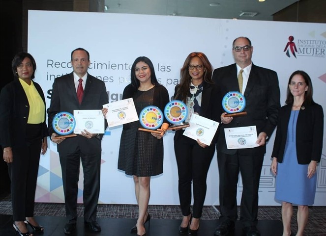 Noticia Radio Panamá | Cuatro Instituciones Públicas reciben el sello de igualdad de género