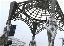 Noticia Radio Panamá | Roban estatua de Marilyn Monroe de Glorieta en Hollywood