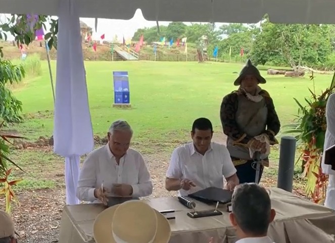 Noticia Radio Panamá | Asi fue la firma del convenio entre la ACP y el Patronato de Portobelo y el Castillo de San Lorenzo