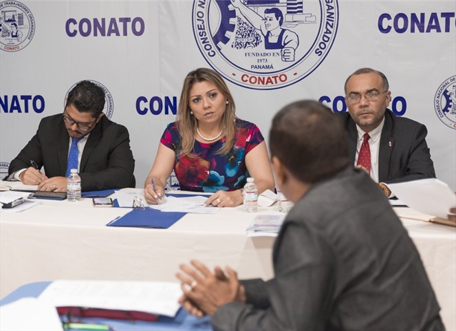 Noticia Radio Panamá | Ministra de Trabajo se reúne con miembros de Conato