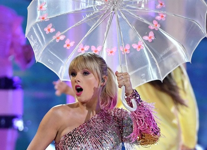 Noticia Radio Panamá | Taylor Swift encabeza lista de celebridad mejor pagada del mundo