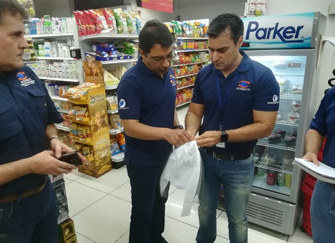 Noticia Radio Panamá | Consumidores no se prepararon con sus bolsas reutilizables; Director de Acodeco