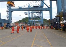 Noticia Radio Panamá | Paro de trabajadores en Panama Ports es ilegal, aseguran directivos de la empresa