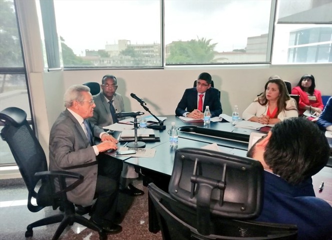 Noticia Radio Panamá | Miembros de la Concertación Nacional se reúnen con diputados de la Comisión de Gobierno