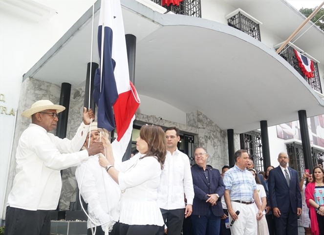 Noticia Radio Panamá | Noviembre y la grandeza de la Patria