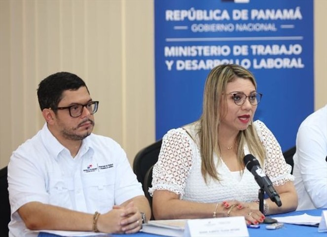 Noticia Radio Panamá | Anuncian ajuste de 3.3% en salario mínimo a partir de 2020