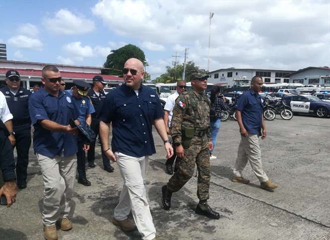 Noticia Radio Panamá | Director de la Policía Nacional confirma destitución de comisionado Jacinto Gómez