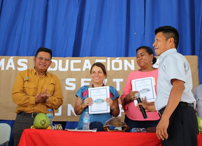 Noticia Radio Panamá | Meduca busca proveedores de útiles y uniformes escolares para 2020
