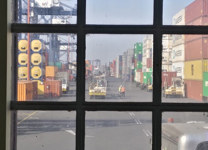 Noticia Radio Panamá | Dos puertos panameños en el top 100 de movimiento de contenedores en el mundo