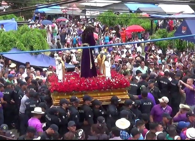 Noticia Radio Panamá | Miles de feligreses participan de la eucaristía y procesión en honor a Jesús Nazareno de Atalaya