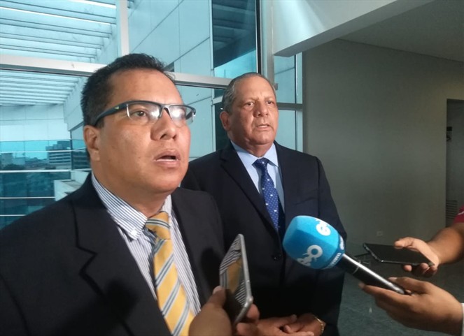 Denuncian al magistrado de la CSJ Luis Fábrega en la Secretaría General de la AN