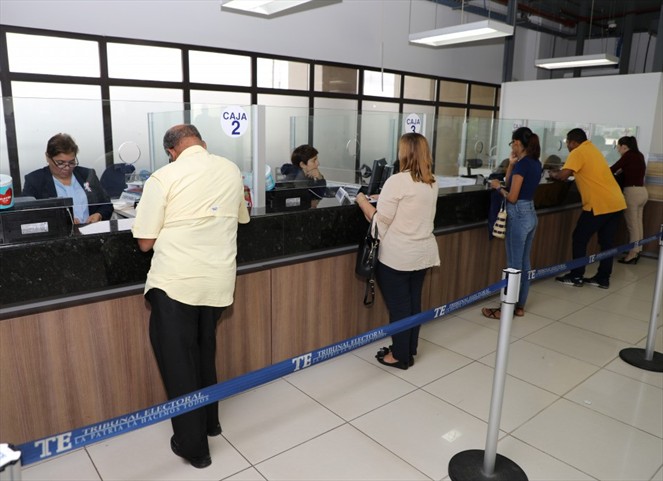 Noticia Radio Panamá | TE hace llamado a las entidades bancarias a respetar decreto por el cual se concede prórroga sobre cédulas vencidas