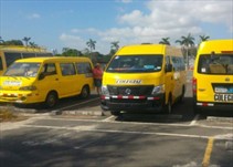 Noticia Radio Panamá | Dueños de buses colegiales se mantienen preocupados por el pago de sus obligaciones financieras