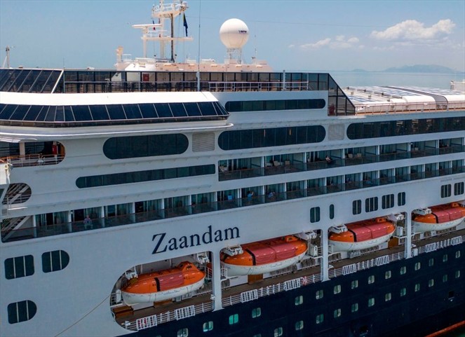 Noticia Radio Panamá | Panamá autoriza tránsito por el canal de Crucero Zaandam