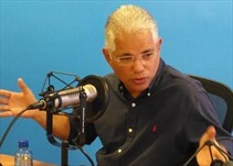 Noticia Radio Panamá | Entrega de bonos y bolsas de comida es una «pequeña curita» para la magnitud del problema: Blandón