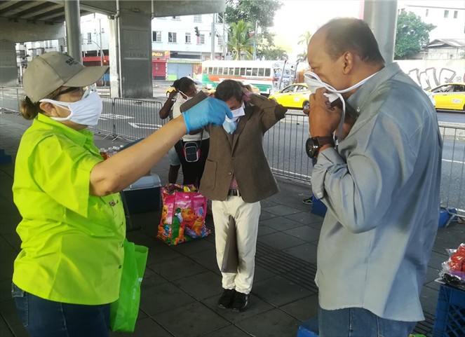 Noticia Radio Panamá | Empresa MiBus, el MINSA entregará 2 mil mascarillas a usuarios del transporte público