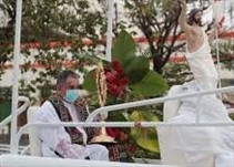 Noticia Radio Panamá | Arzobispo de Panamá da la bendición desde el papamóvil durante domingo de pascua