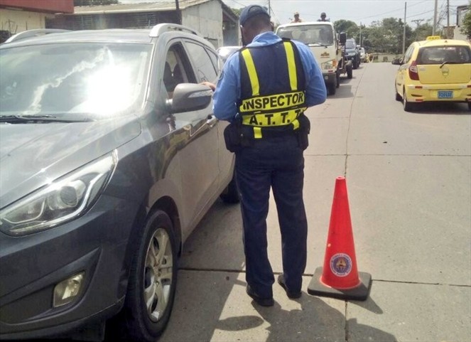 Noticia Radio Panamá | Varios conductores han sido sancionados con separación de licencia por violar el decreto de movilidad