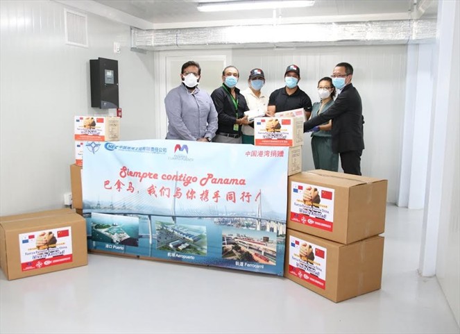 Noticia Radio Panamá | MINSA recibe donación de 18,000 mascarillas y 6,000 guantes para el nuevo Hospital Panamá Solidario