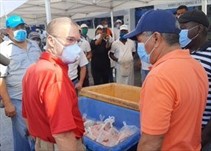 Noticia Radio Panamá | Grupo de pescadores independientes donan más de 500 bolsas con mariscos a comunidades necesitadas