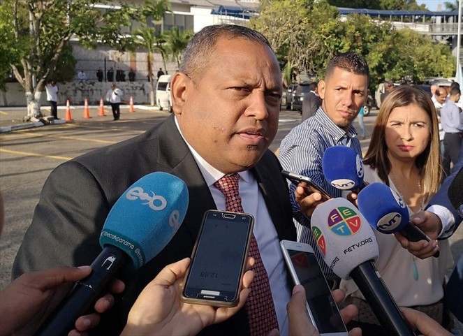 Noticia Radio Panamá | Diputado Pineda defiende gestión del gobierno y del vicepresidente y Ministro de la Presidencia Carrizo