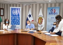 Noticia Radio Panamá | Municipio de Panamá firma convenio con el PNUD para la distribución de bolsas de alimentos a personas con discapacidad