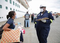 Noticia Radio Panamá | 25 marinos panameños arribaron este jueves al puerto de Panamá Ports en la provincia de Colón