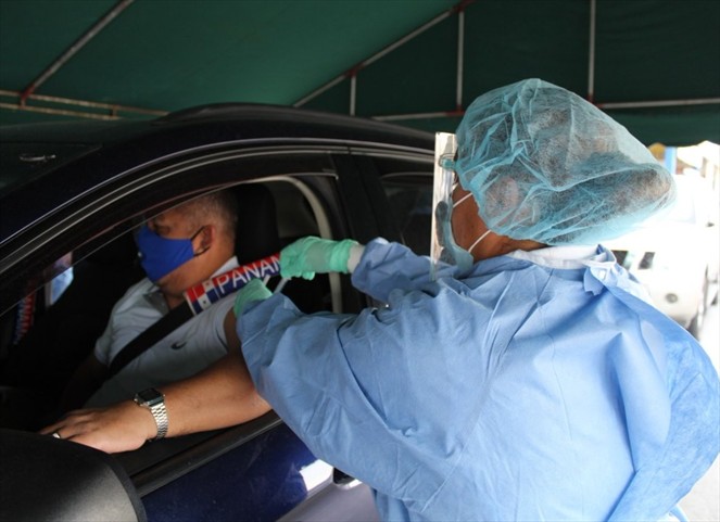 Noticia Radio Panamá | Continúa vacunación auto express en San Miguelito