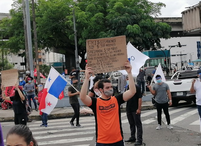Noticia Radio Panamá | Diversas agrupaciones protestaron en los predios de la Asamblea Nacional