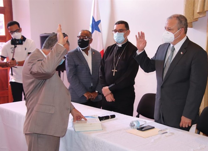 Noticia Radio Panamá | Julio Palacios asume como gobernador de Coclé