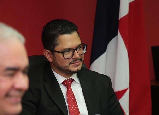 Noticia Radio Panamá | Viceministro de Trabajo advierte que no se permitirán abusos en pago y horarios de labores
