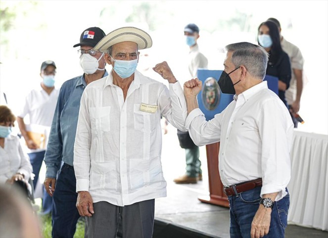 Noticia Radio Panamá | Cortizo pide a funcionarios no desviar la atención en lucha contra la pandemia